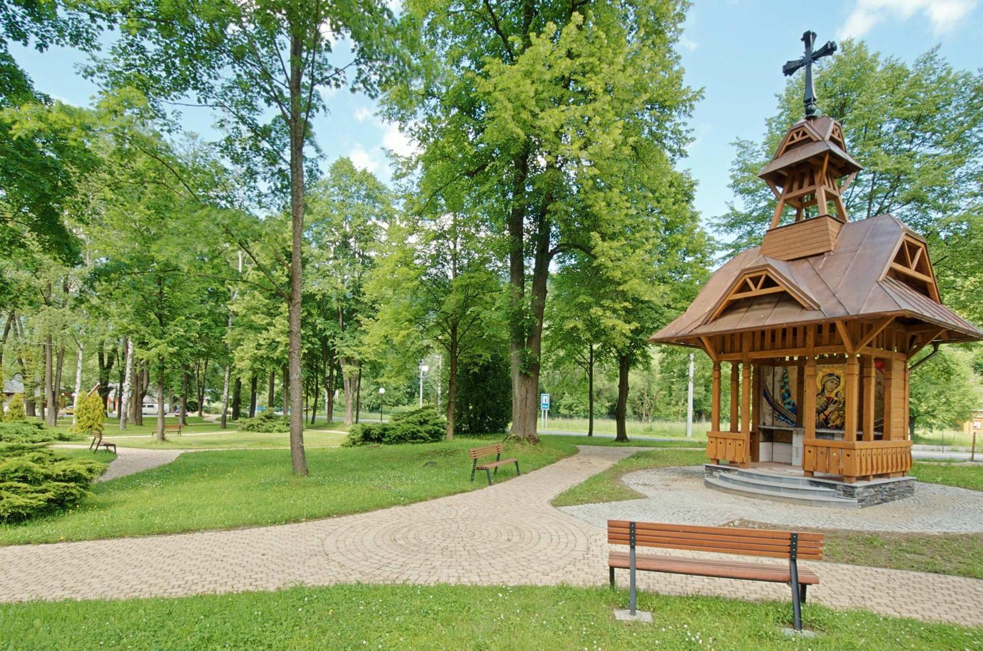 Kupelne Domceky - Kupele Cerveny Klastor Smerdzonka Luaran gambar